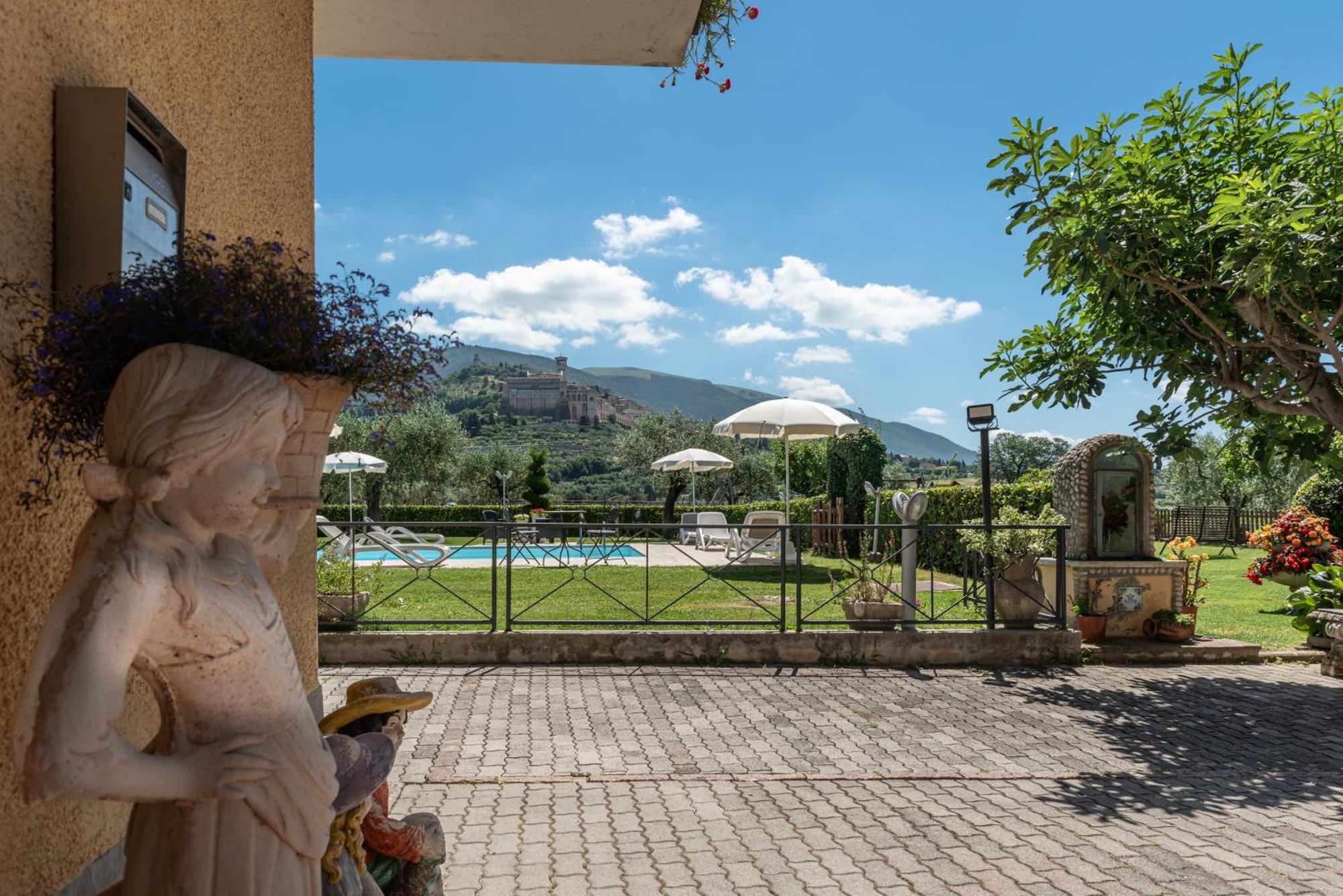 Agriturismo Il Girasole Assisi Luaran gambar