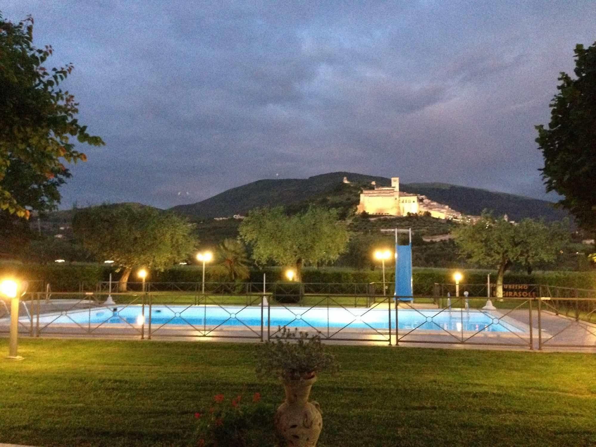 Agriturismo Il Girasole Assisi Luaran gambar