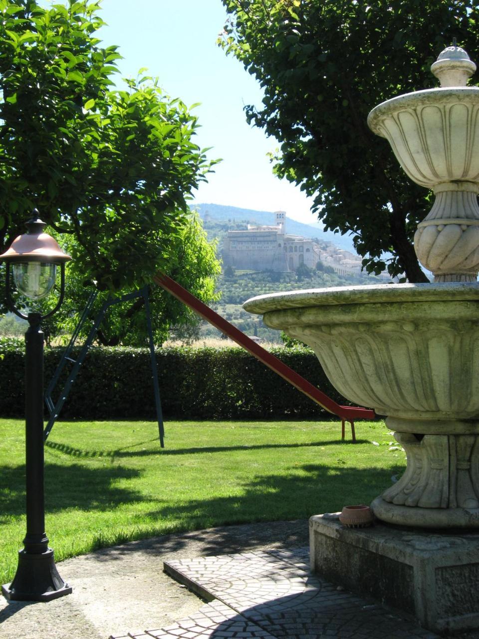 Agriturismo Il Girasole Assisi Luaran gambar