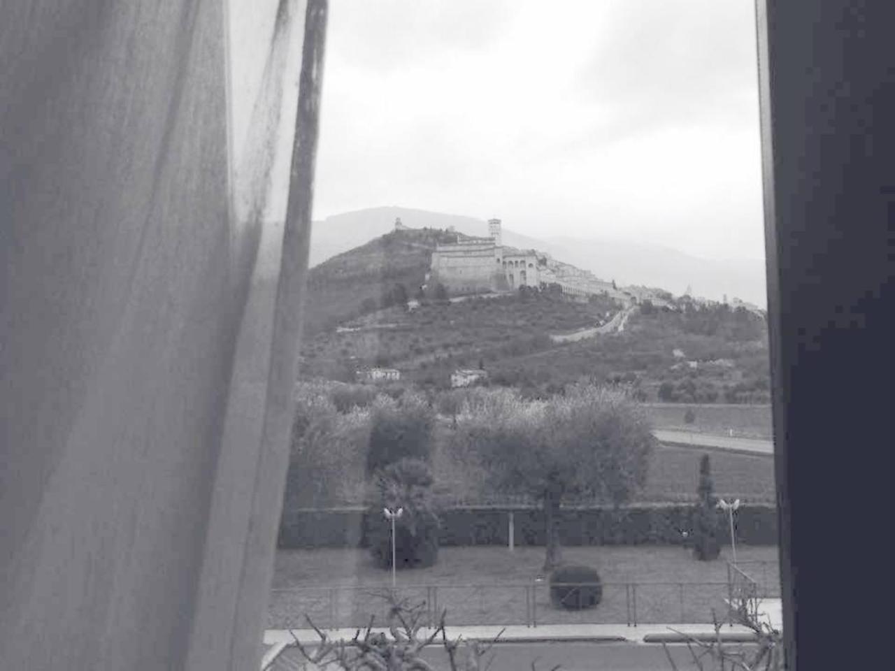 Agriturismo Il Girasole Assisi Luaran gambar
